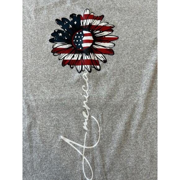 Women American Flag Tank Tops 4th July SOFT Shirts Big Flower Patriotic Boho MED - Picture 1 of 6
